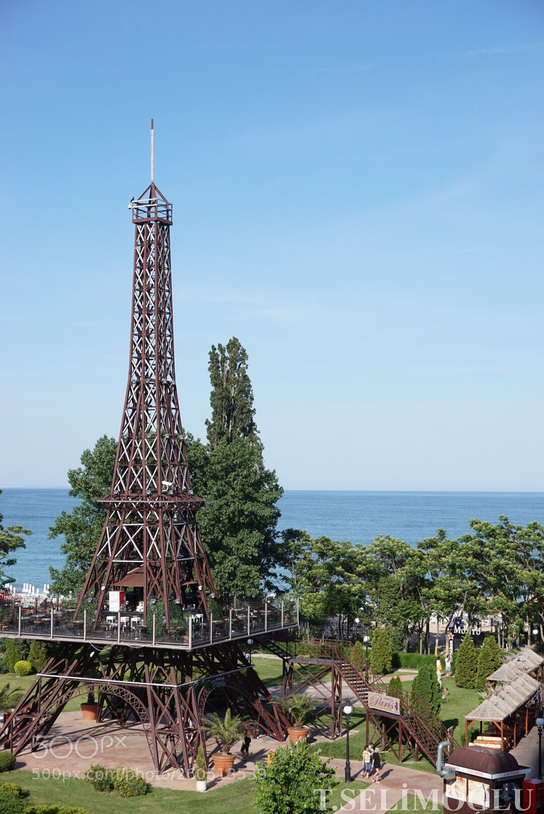 Sony a6000 sample photo. Paris in golden sands  photography
