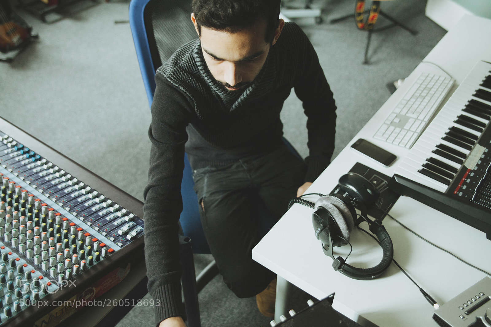Canon EOS 5D Mark II sample photo. Sooting sound engineer, producer photography