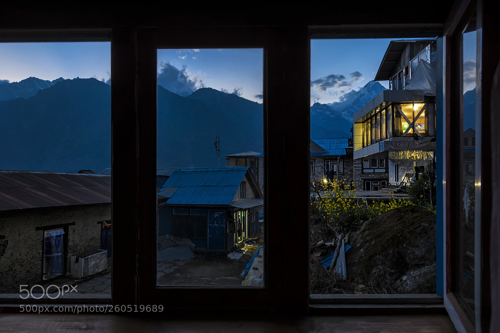 Nikon D7200 sample photo. Outside window photography