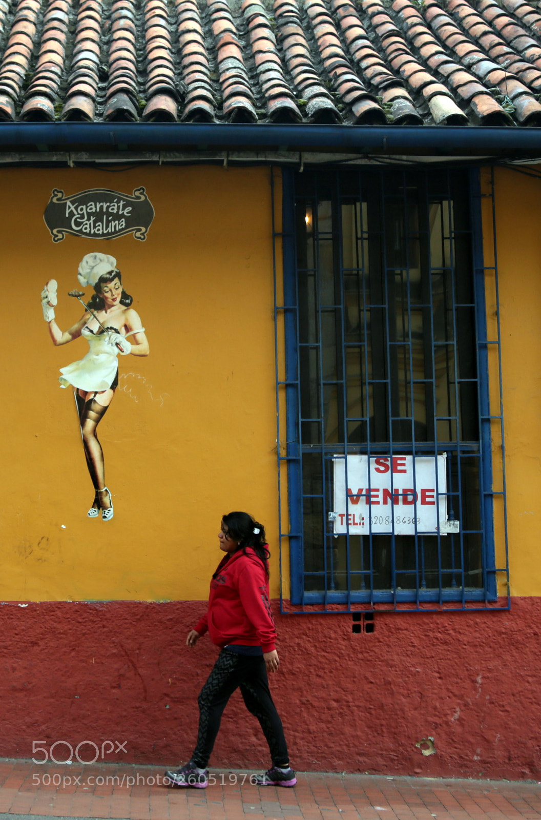 Canon EOS 6D + Canon EF 24-105mm F4L IS USM sample photo. Bogota street photography