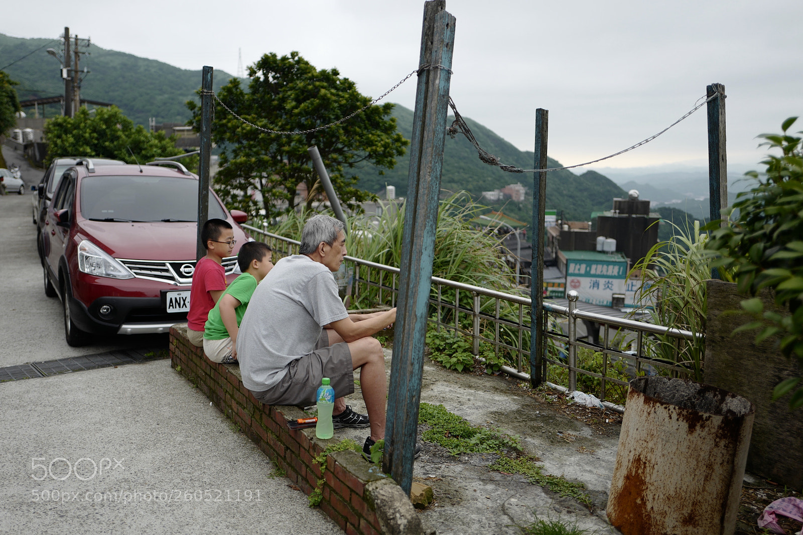 Leica Q (Typ 116) sample photo. 屬於男人的秘密會談 photography
