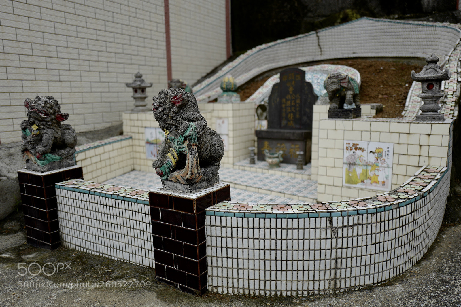 Leica Q (Typ 116) sample photo. 別人家的墓 photography