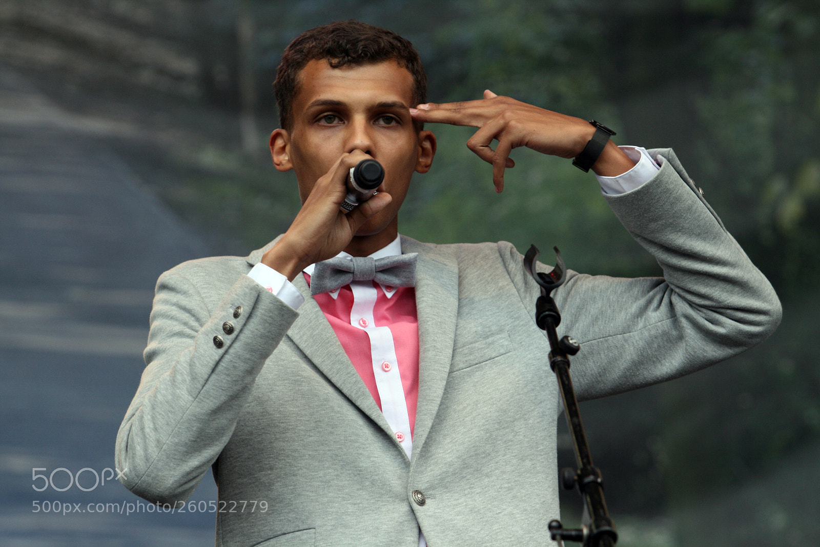 Canon EOS 400D (EOS Digital Rebel XTi / EOS Kiss Digital X) sample photo. Stromae photography