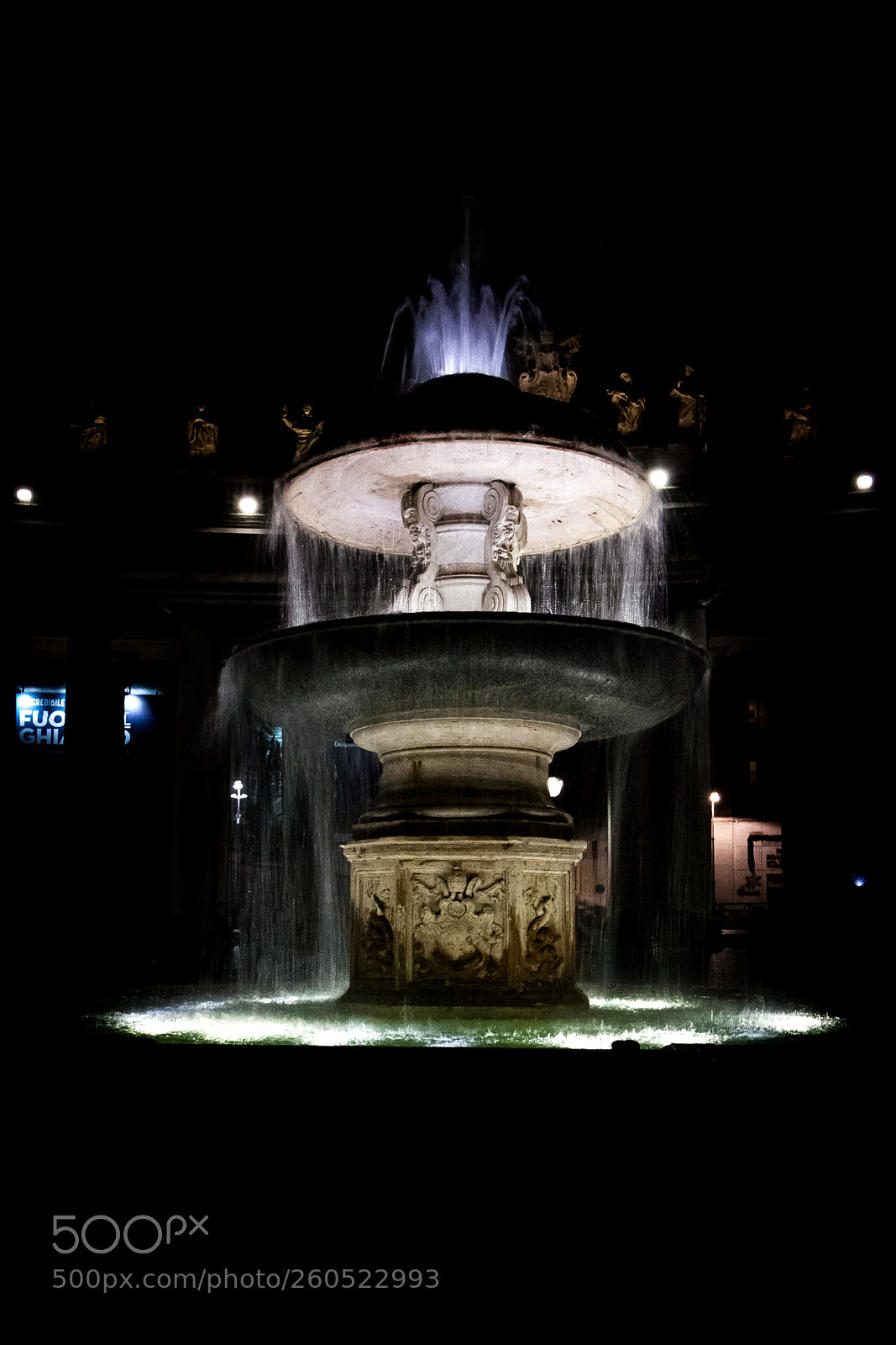 Canon EOS 450D (EOS Rebel XSi / EOS Kiss X2) sample photo. Fountain at night photography