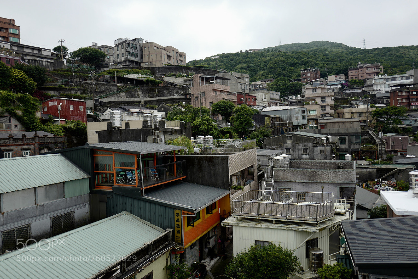 Leica Q (Typ 116) sample photo. 九份民居，爬到山上看下面才美 photography