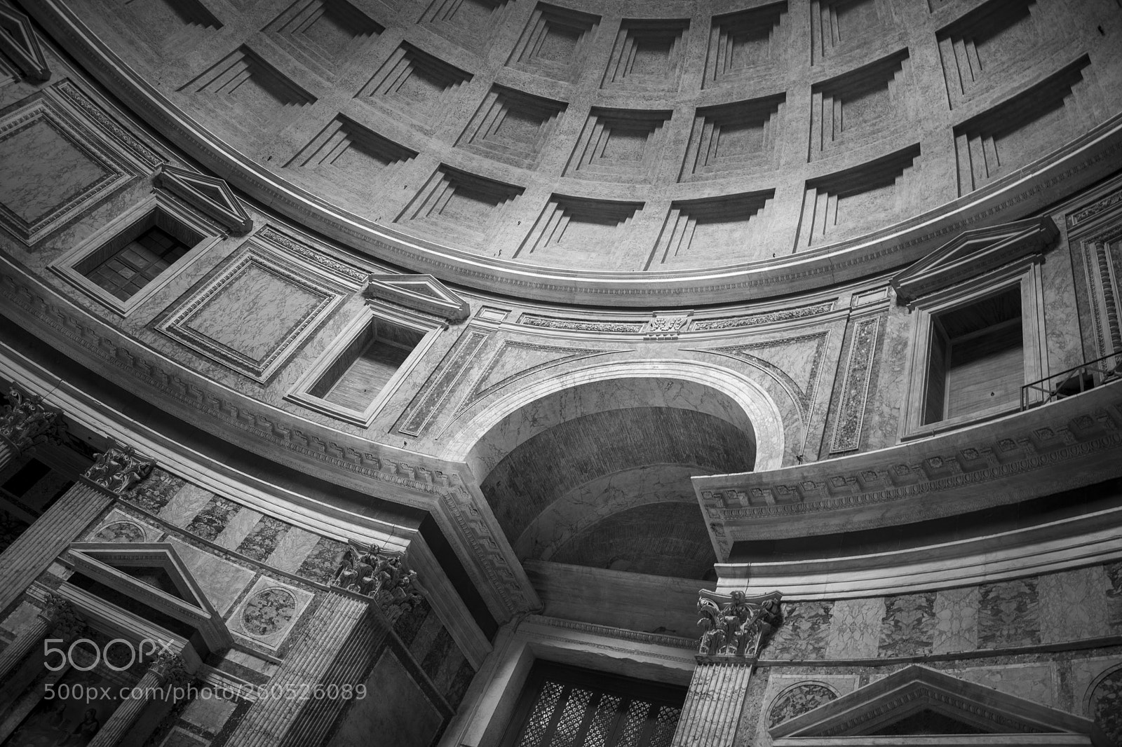 Canon EOS 5D Mark IV sample photo. The pantheon in mono photography