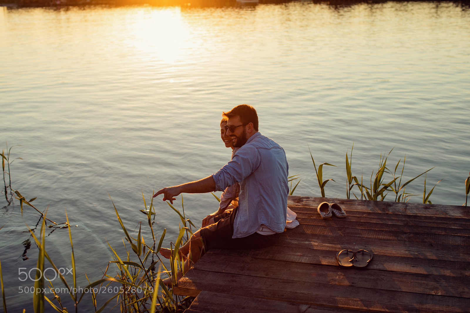 Canon EOS 5D Mark IV sample photo. Young loving couple enjoys photography