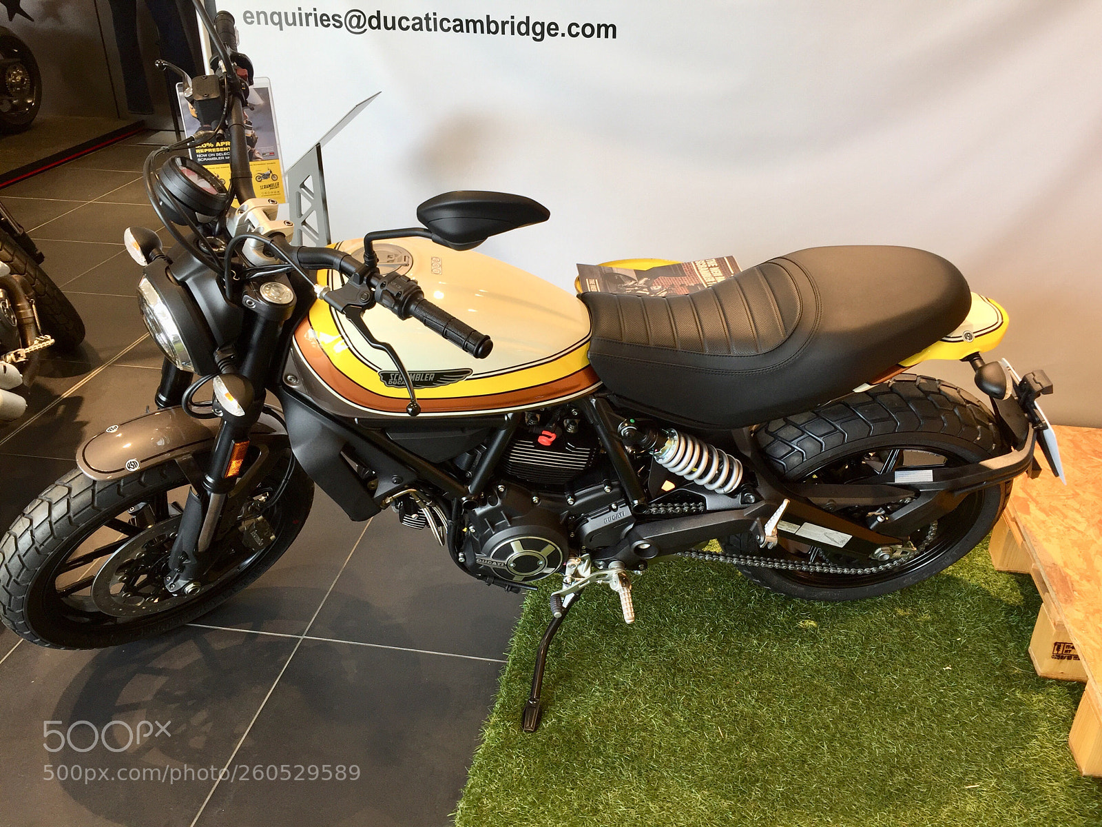 Apple iPhone 6 sample photo. Ducati scrambler photography