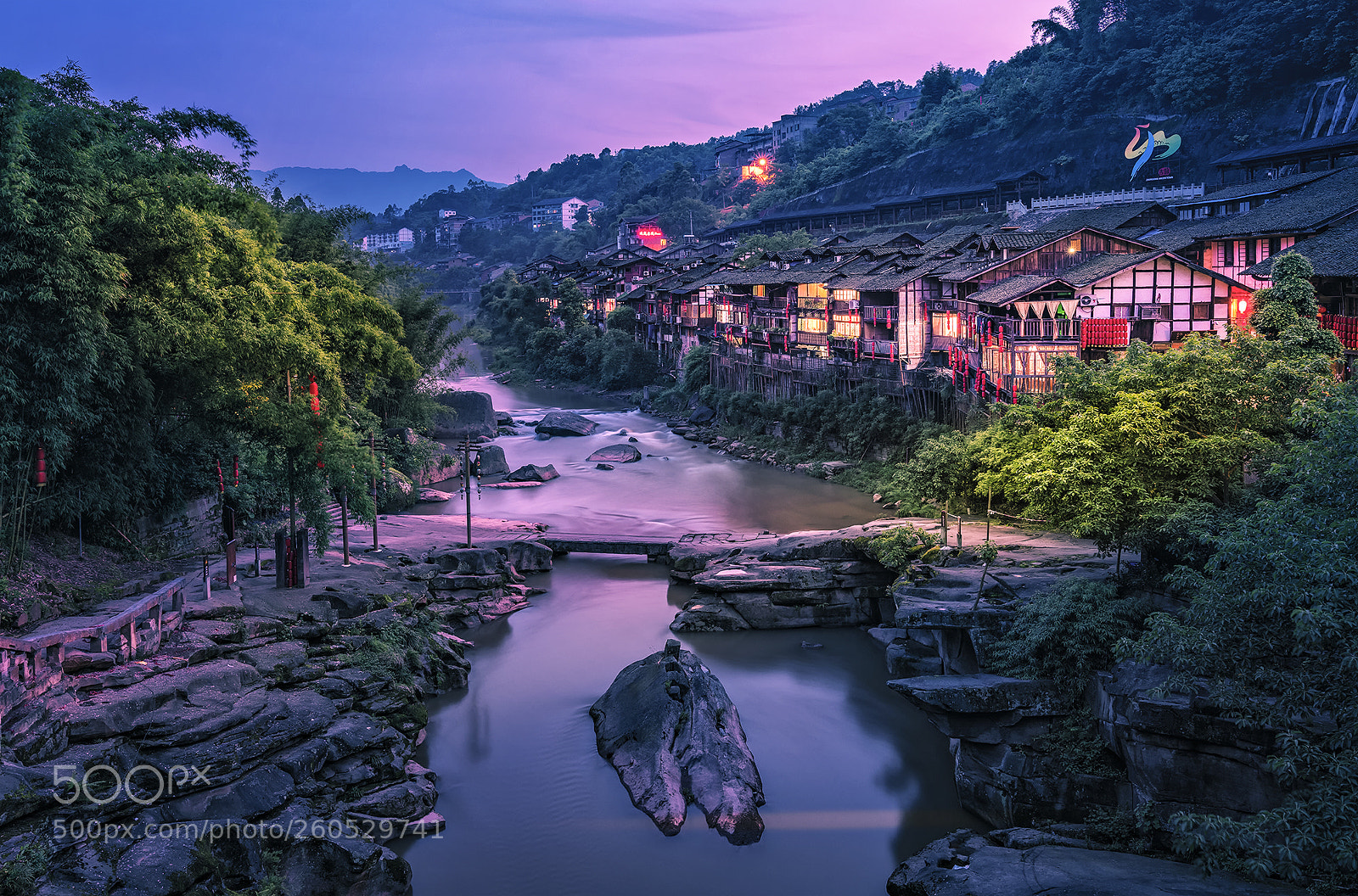 Fujifilm GFX 50S sample photo. 古镇夜色 photography