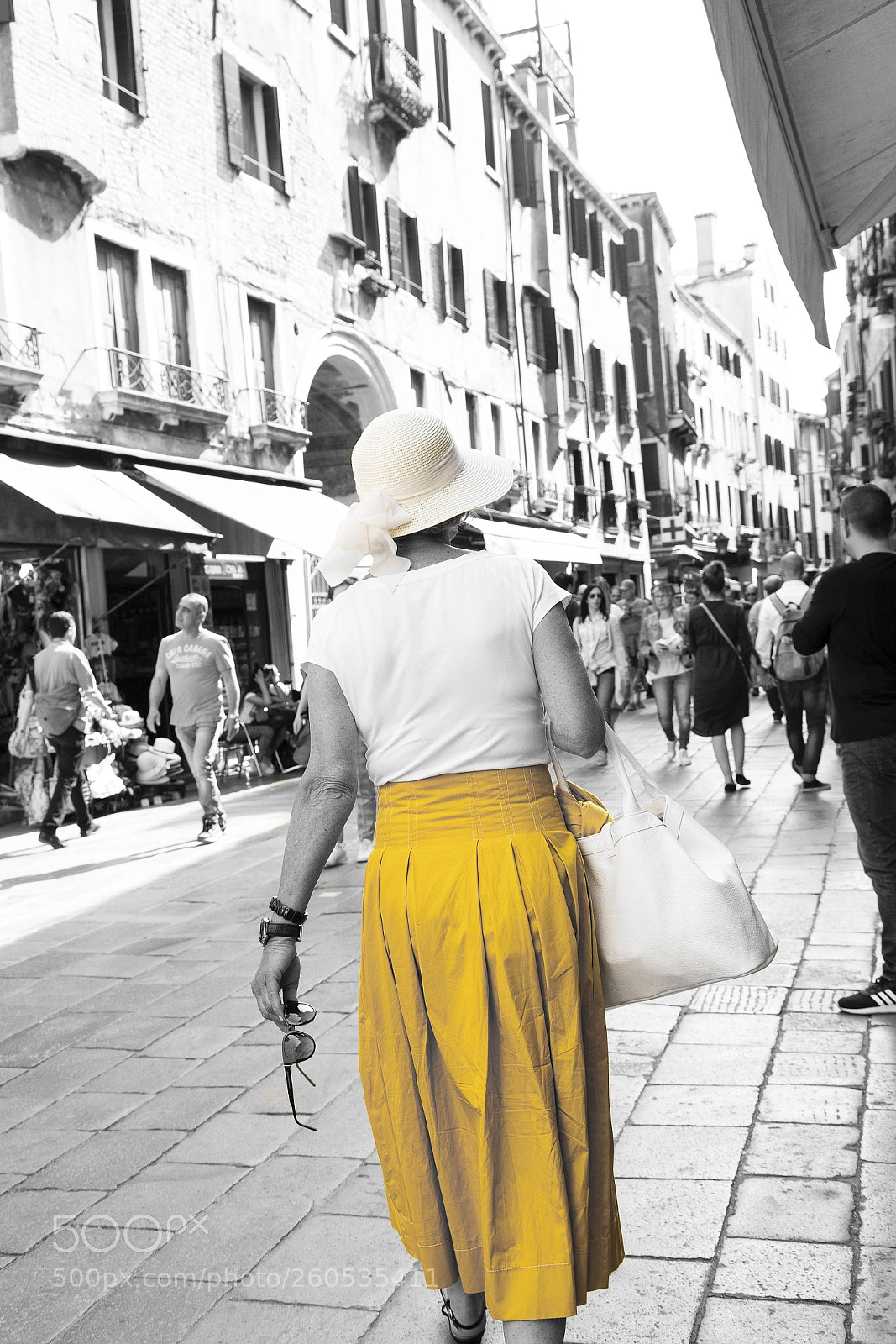 Canon EOS 6D Mark II sample photo. Walk in venecia photography