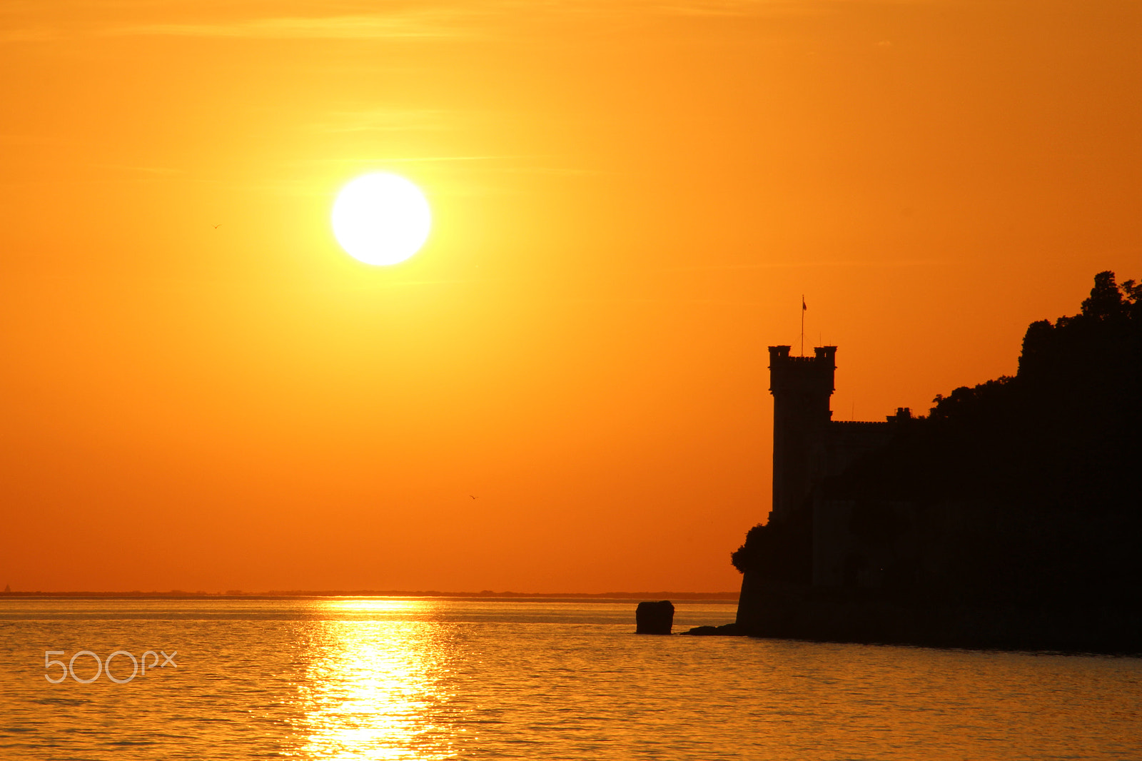 Canon EOS 100D (EOS Rebel SL1 / EOS Kiss X7) sample photo. Sunset in trieste photography