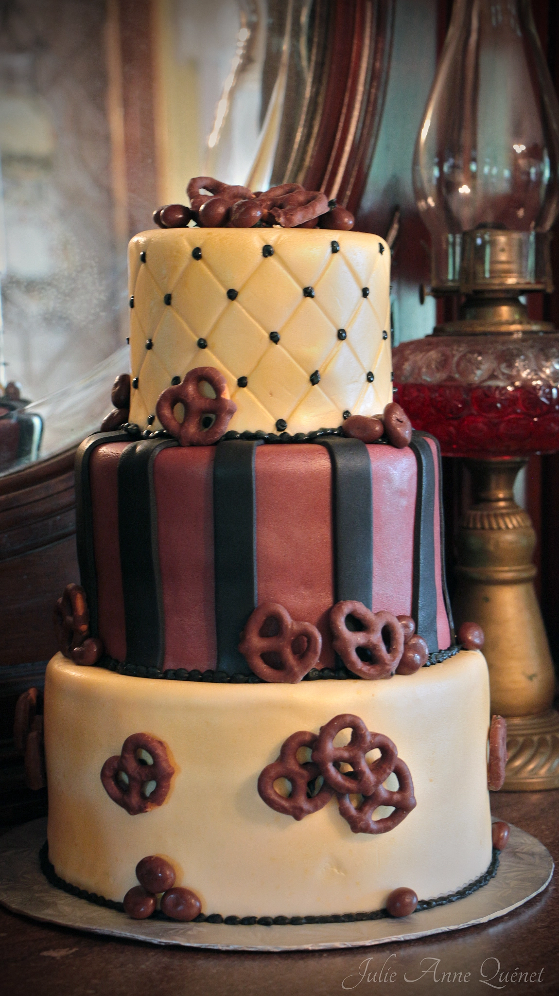 Canon EOS 650D (EOS Rebel T4i / EOS Kiss X6i) sample photo. Steampunk cake photography