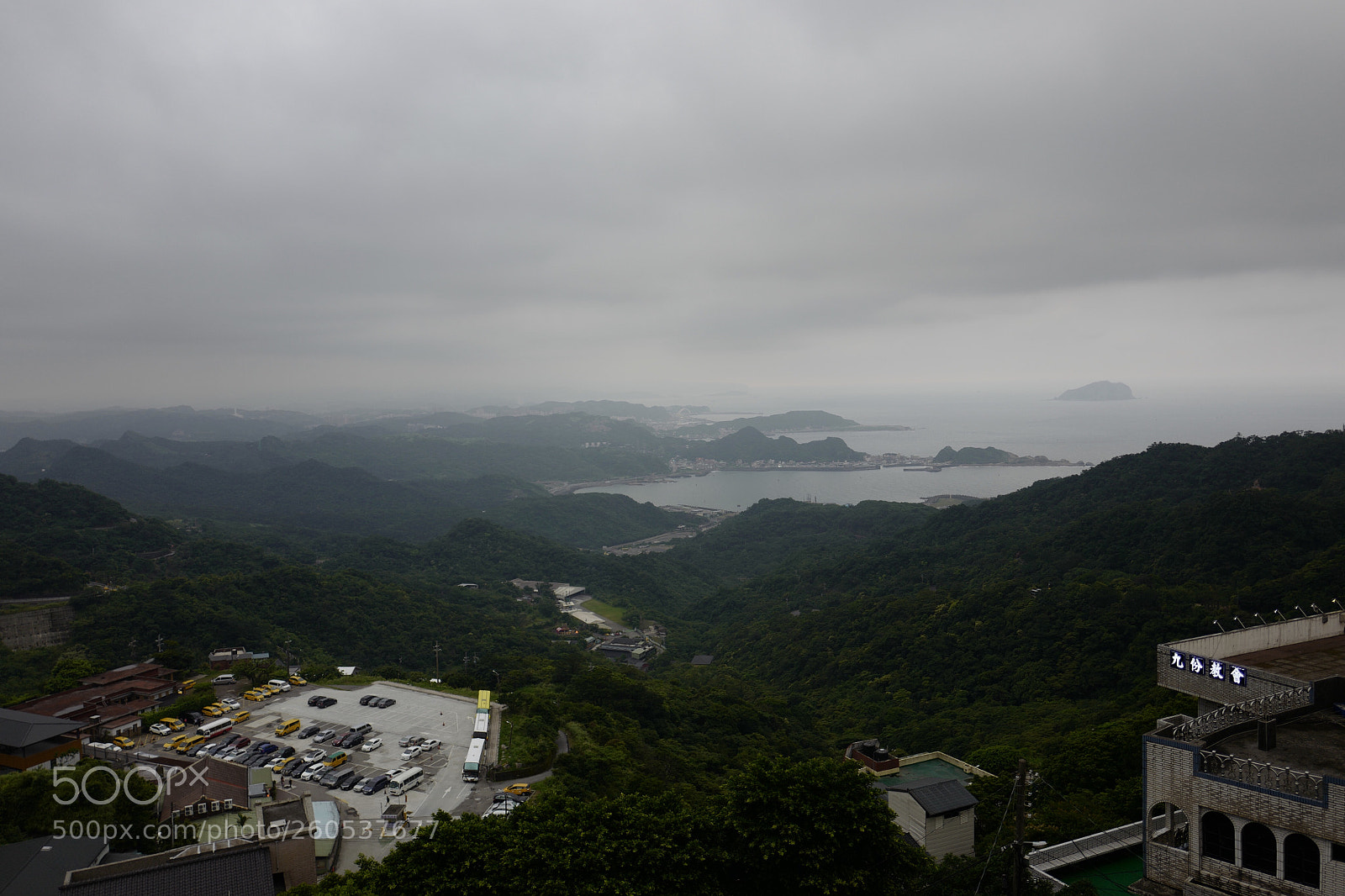 Leica Q (Typ 116) sample photo. 黃昏中九份教會那幾個亮亮字給了一片光明 photography