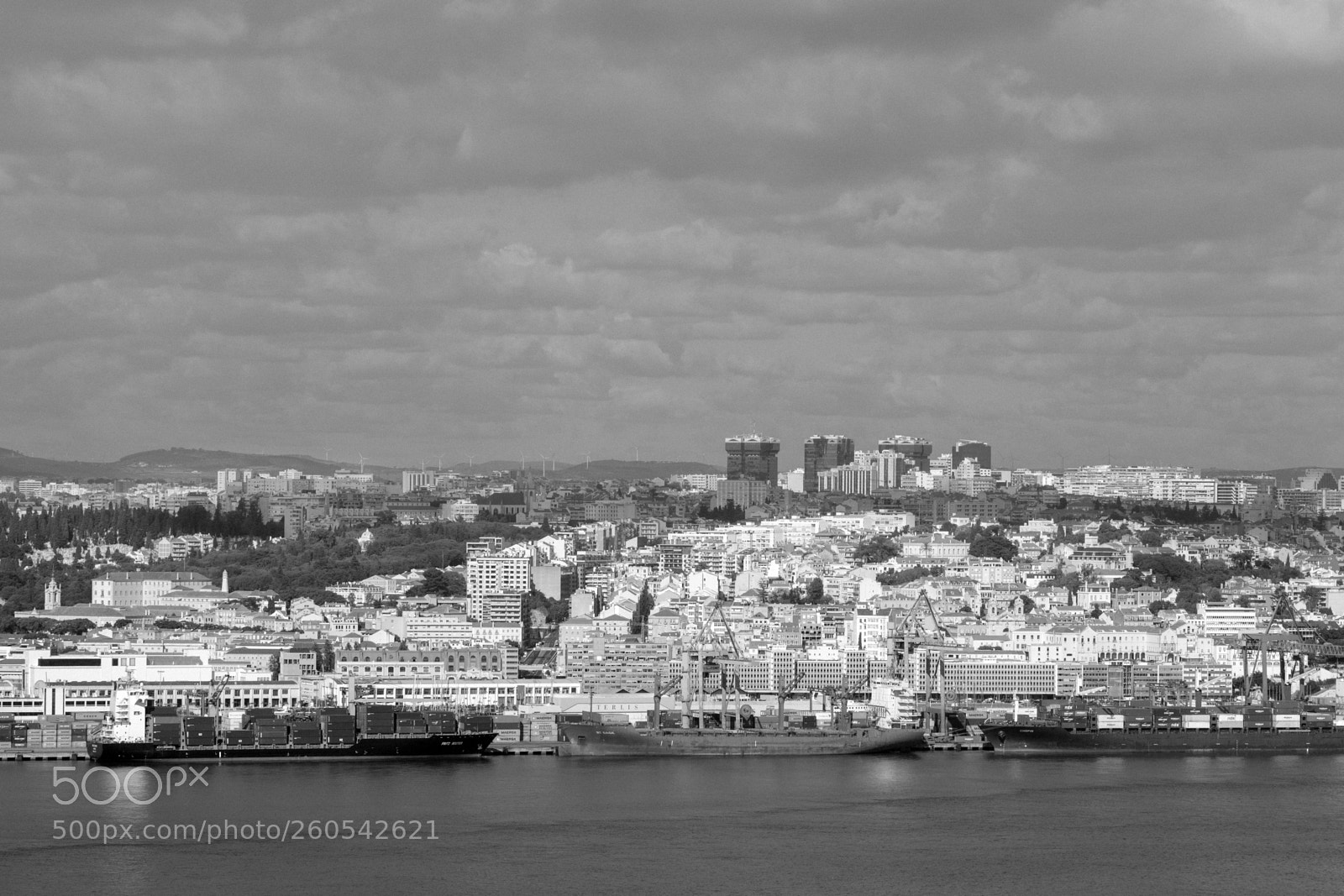 Fujifilm X-Pro2 sample photo. Lisbon harbour photography