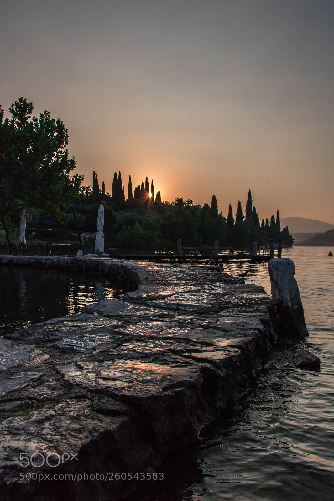 Canon EOS 750D (EOS Rebel T6i / EOS Kiss X8i) sample photo. Dawn on the lake photography