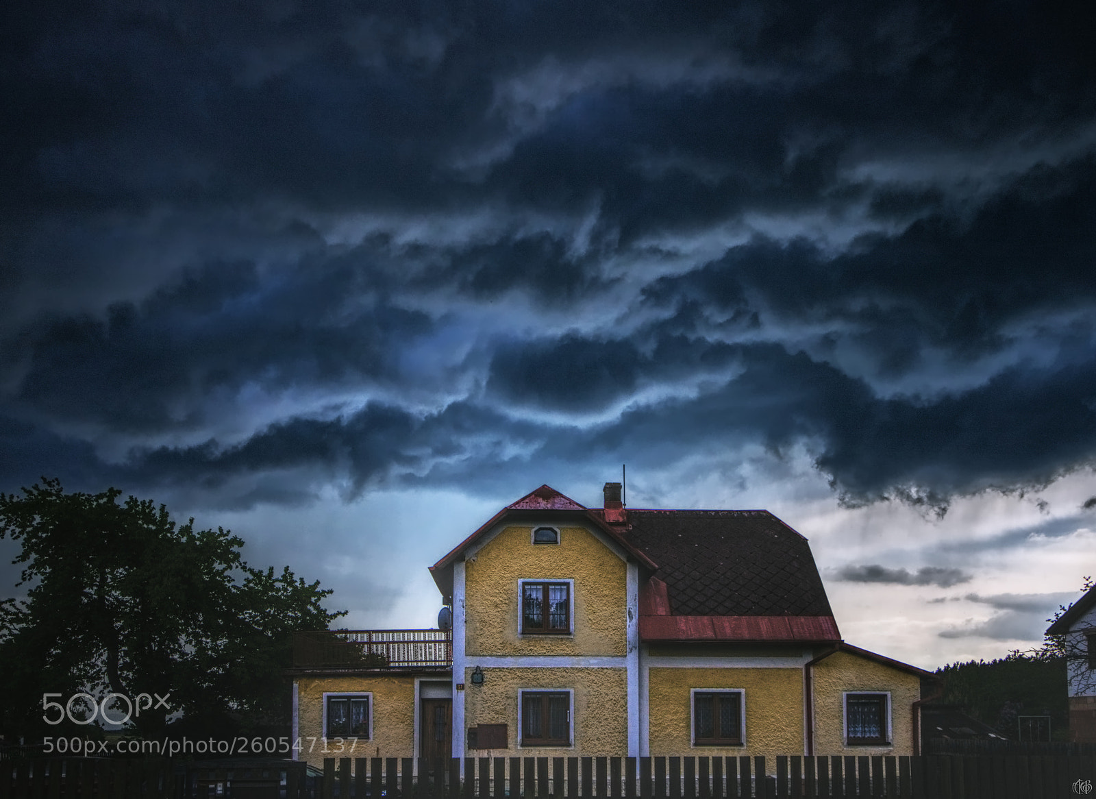 Canon EOS 750D (EOS Rebel T6i / EOS Kiss X8i) sample photo. Storm is coming photography