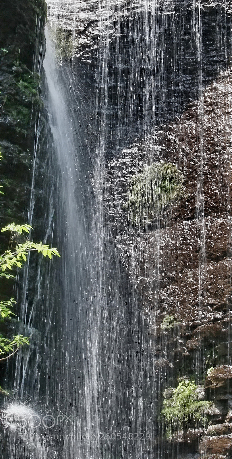 Canon EF-S 18-55mm F3.5-5.6 IS sample photo. Water curtain photography
