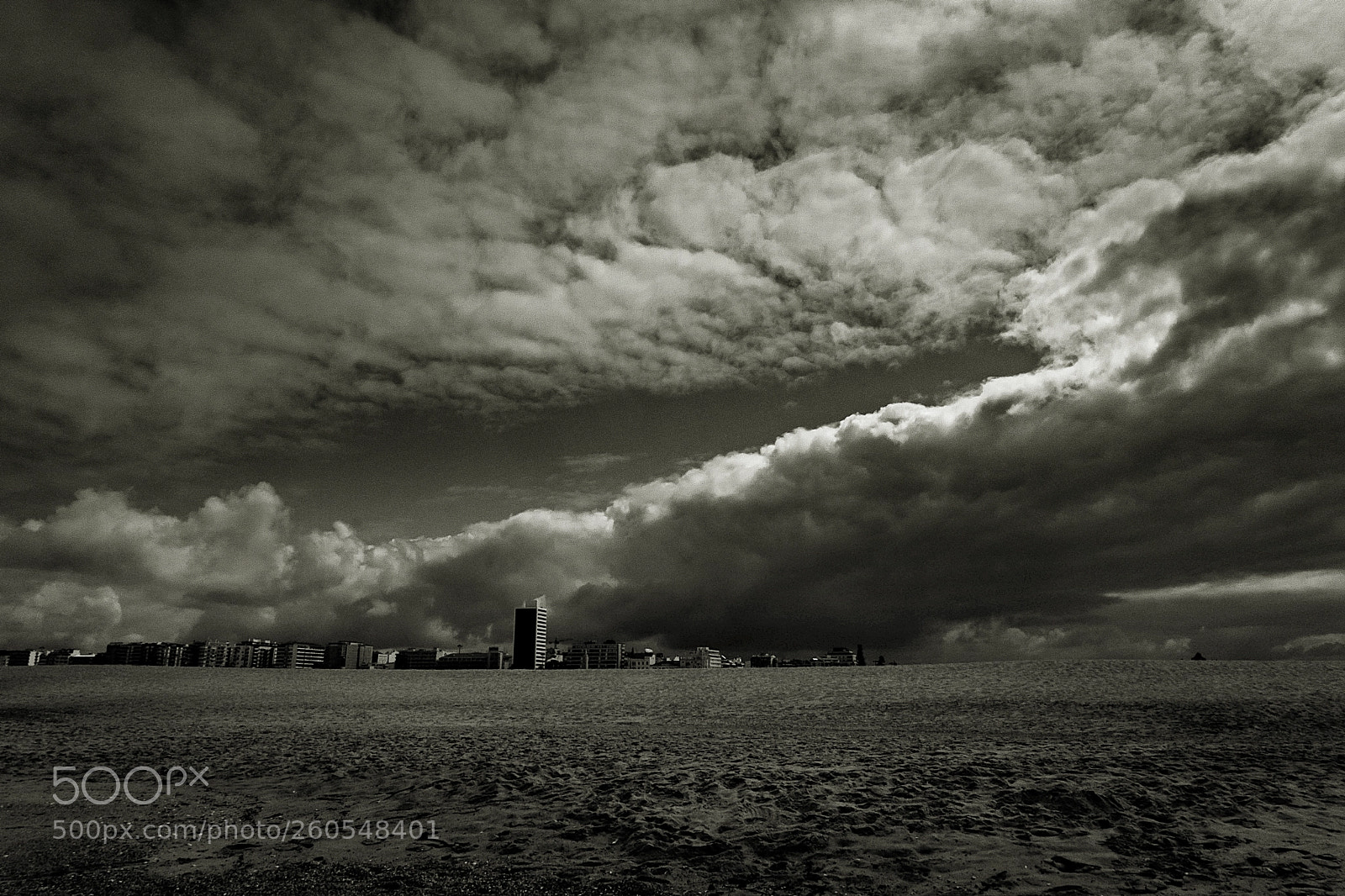 Sony a6000 sample photo. Sky, city and beach photography