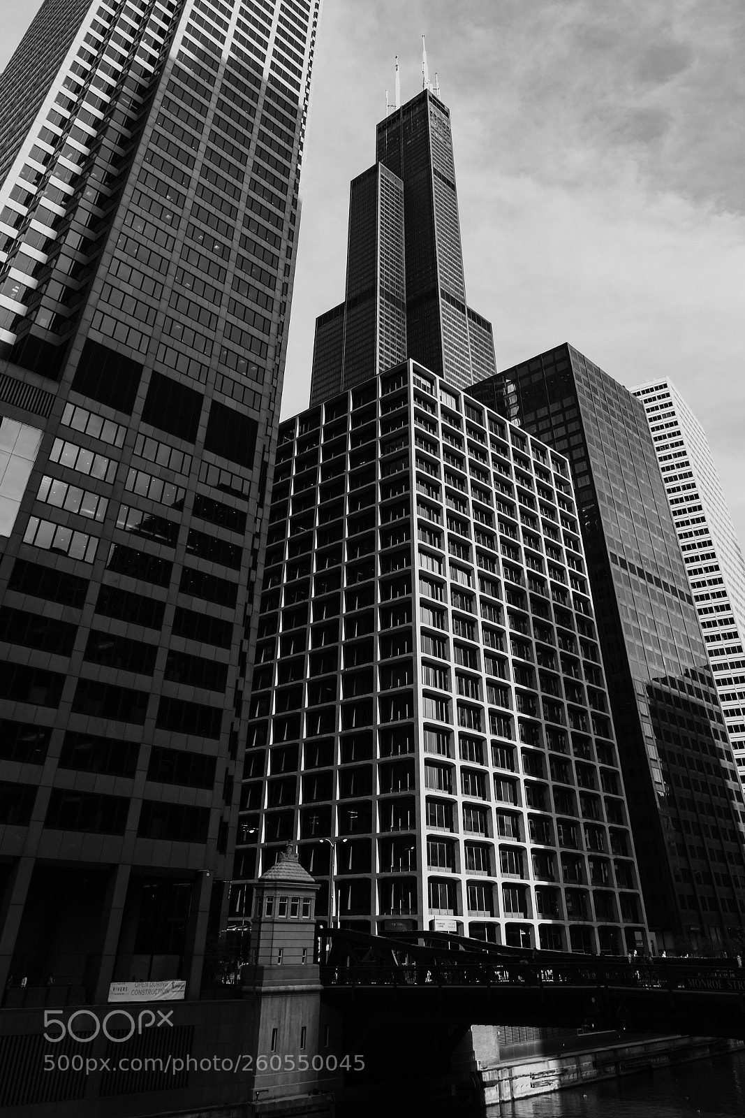 Fujifilm X100F sample photo. Willis tower photography