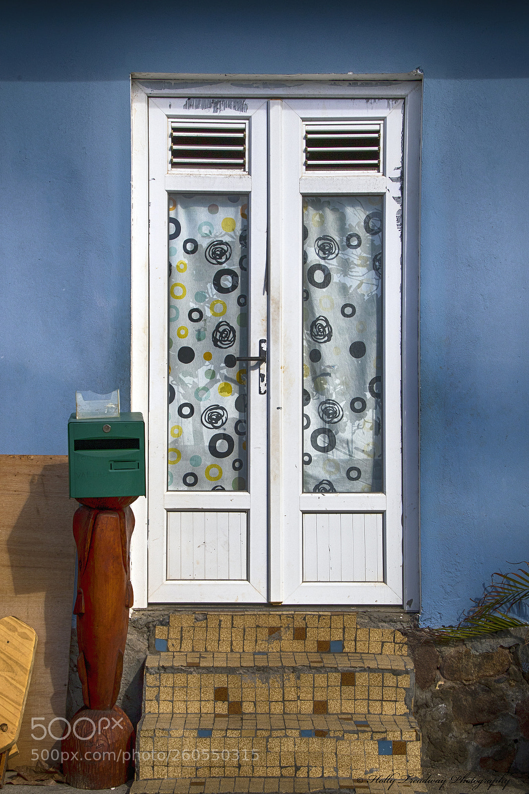 Canon EOS 7D Mark II sample photo. White door of anse photography