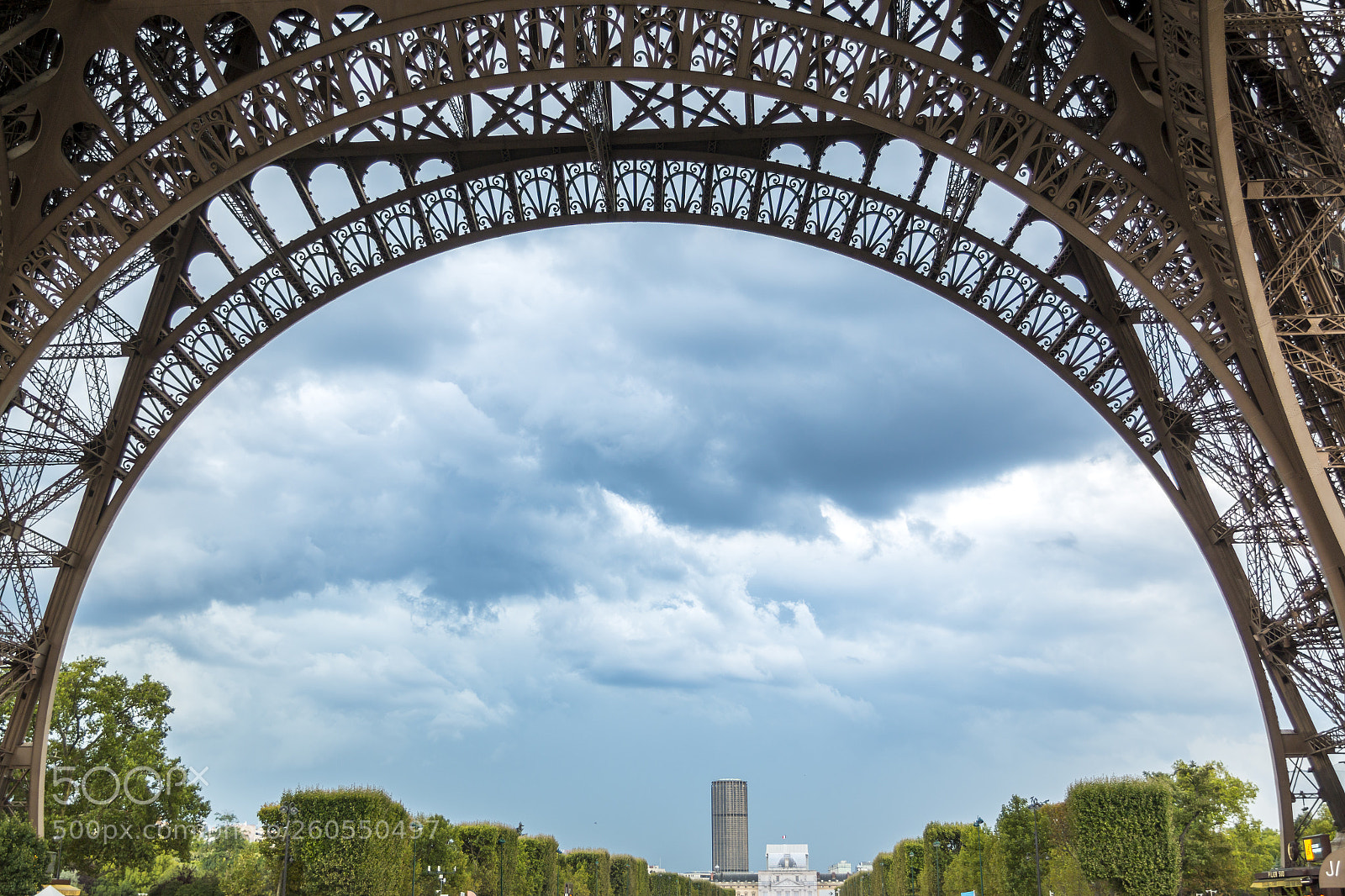 Canon EOS 70D sample photo. Bottom of eiffel tower photography