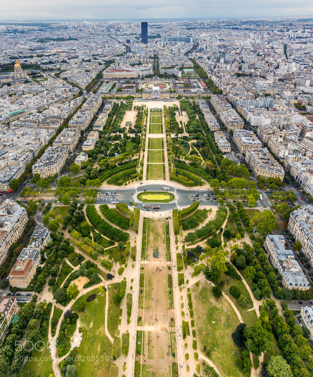 Canon EOS 70D sample photo. Champ de mars in photography