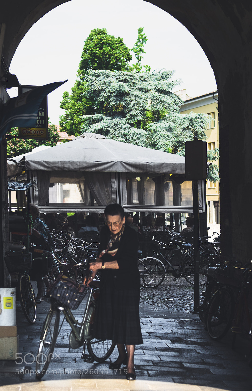 Fujifilm X-T10 sample photo. .. uscendo dall'ombra .... photography
