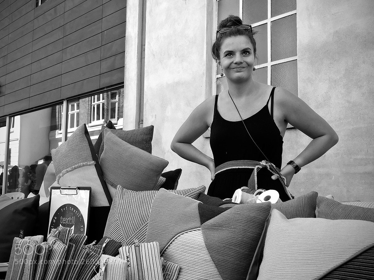 Fujifilm X-Pro2 sample photo. Cushion vendor photography