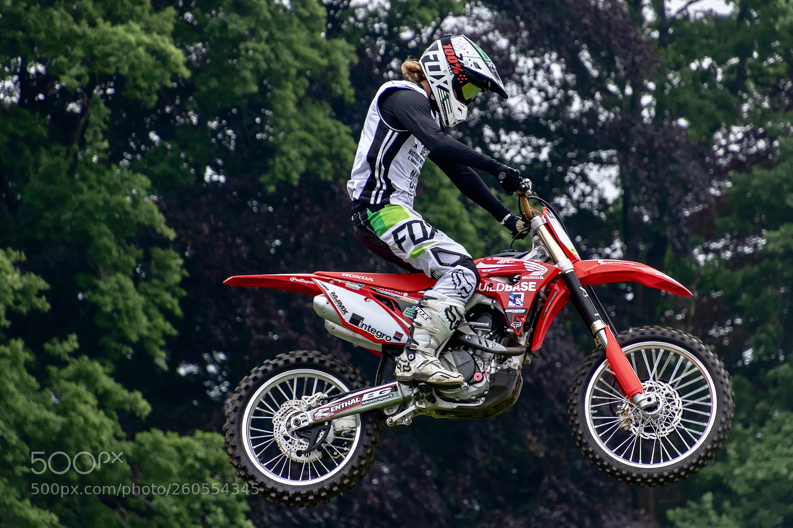 Canon EOS 77D (EOS 9000D / EOS 770D) sample photo. Motorcycle stunt photography