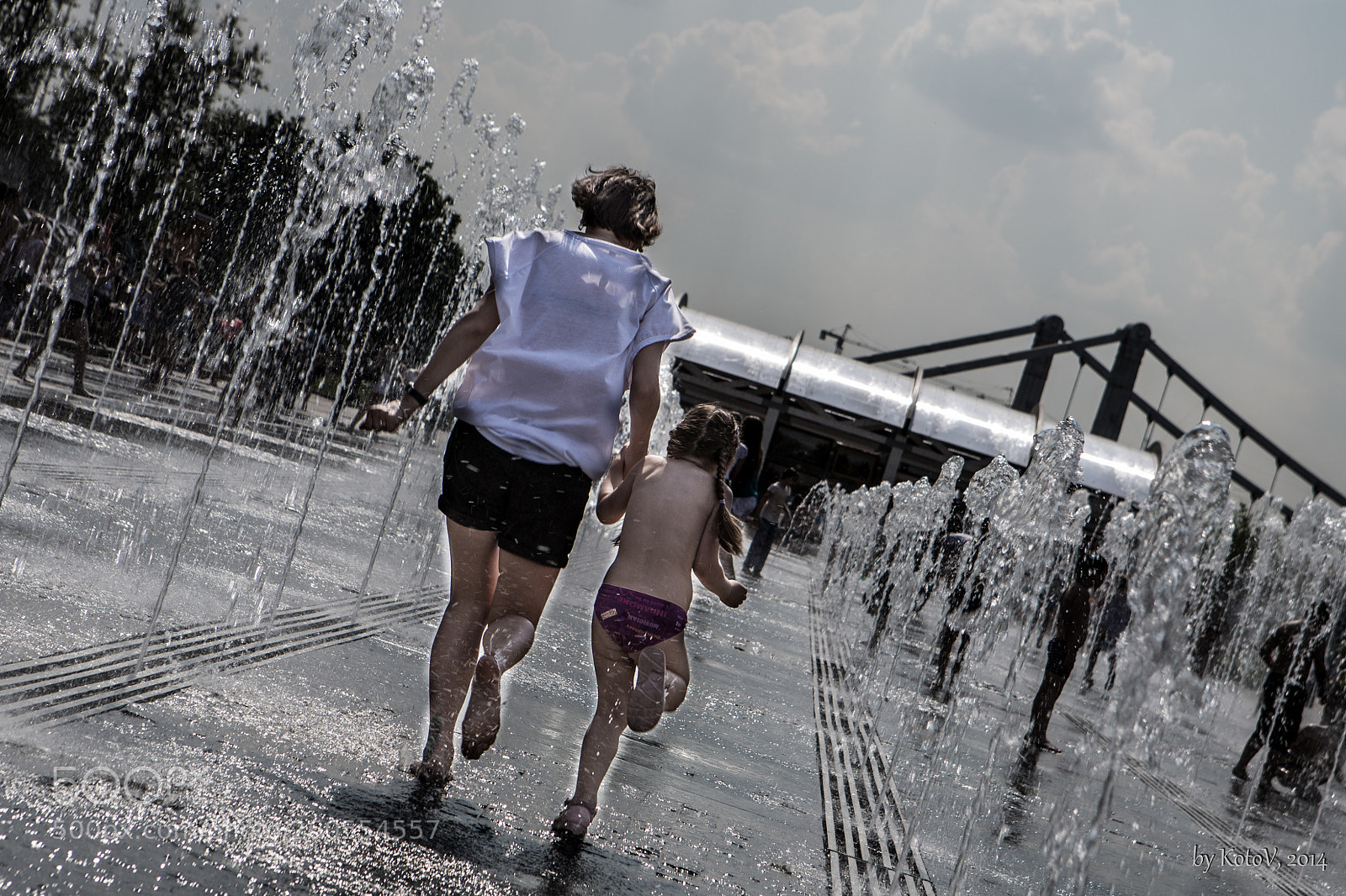Canon EOS 6D sample photo. Running kids photography