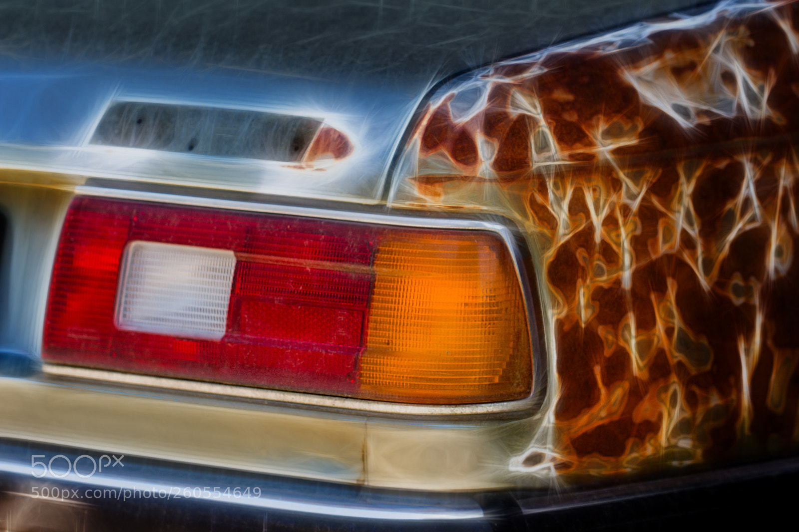 Canon EOS 700D (EOS Rebel T5i / EOS Kiss X7i) sample photo. Lost car photography