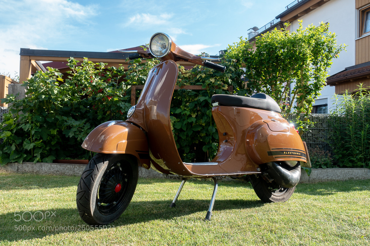 Sony Cyber-shot DSC-RX100 III sample photo. Vespa potd#2 photography