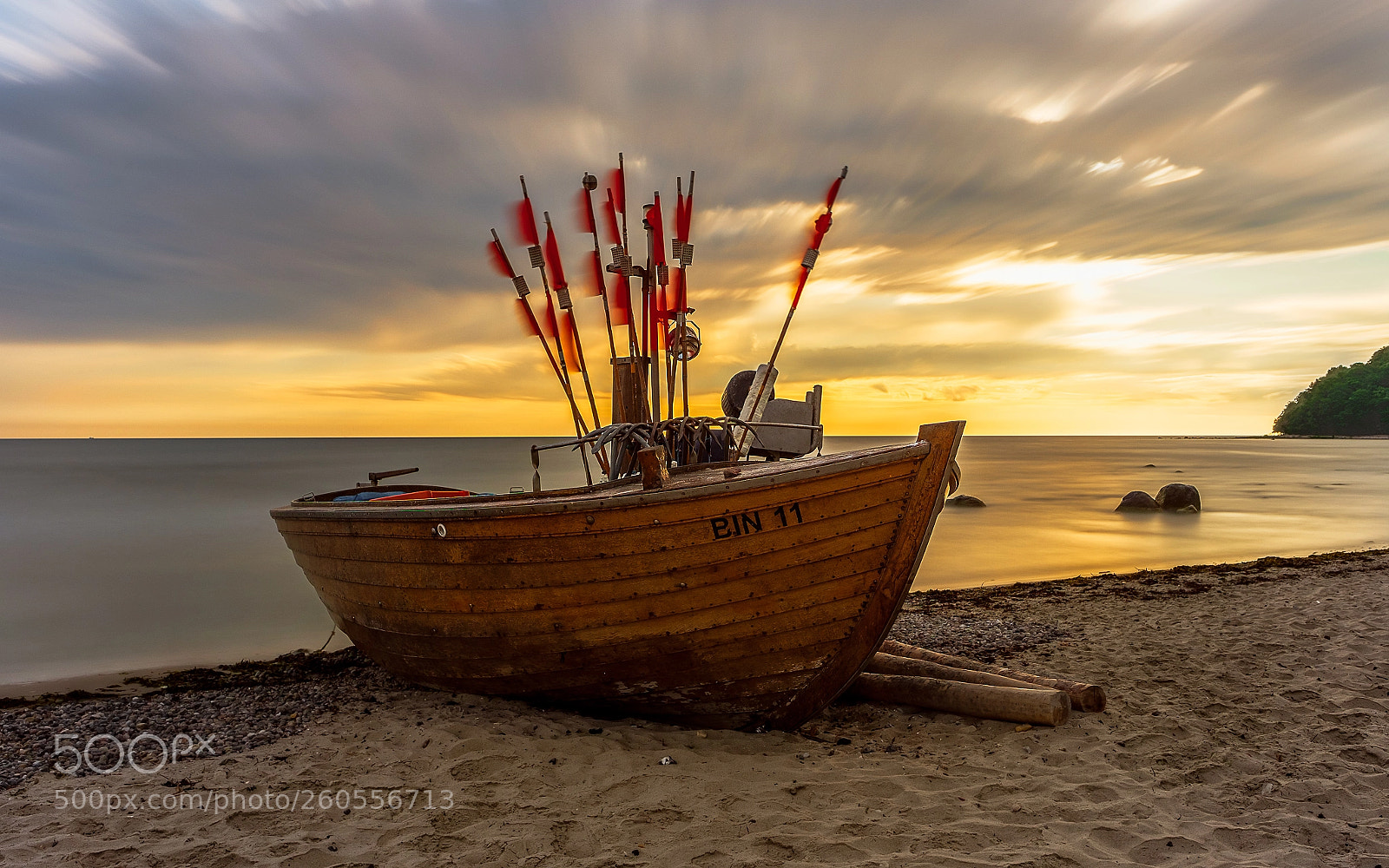 Fujifilm X-T2 sample photo. Red flags photography