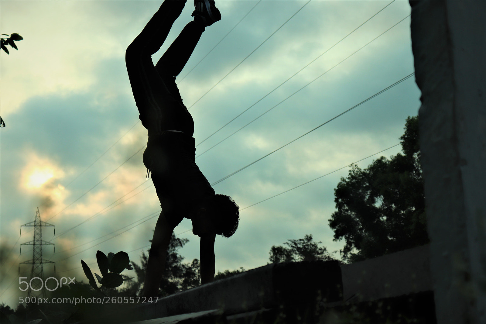 Canon EOS 200D (EOS Rebel SL2 / EOS Kiss X9) sample photo. The handstand photography