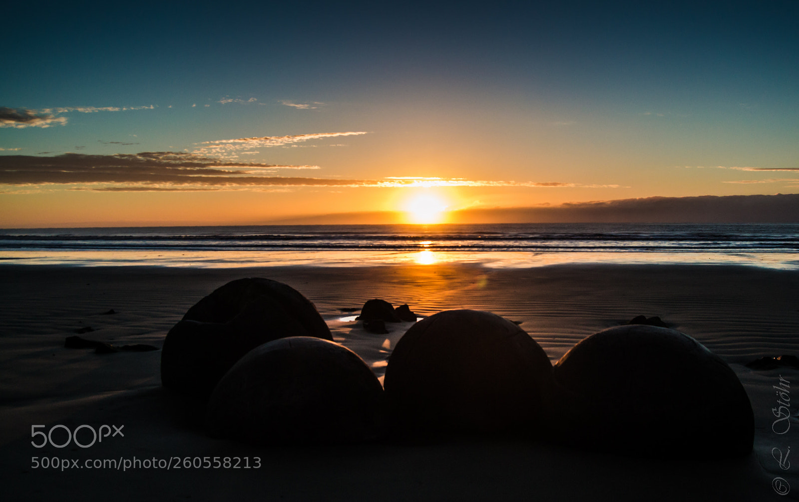 Nikon D3100 sample photo. Moeraki boulders at sunrise photography