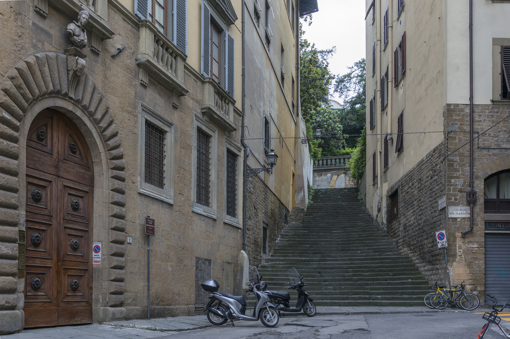 Sony Alpha NEX-6 sample photo. Piazza di santa maria sprarno photography