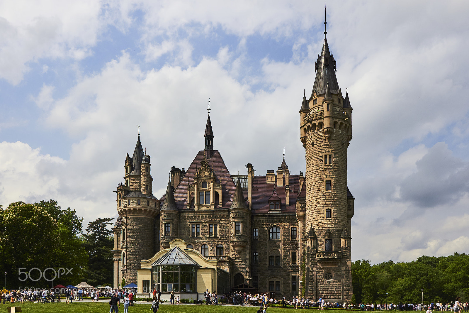 Canon EOS 100D (EOS Rebel SL1 / EOS Kiss X7) sample photo. Moszna castle photography
