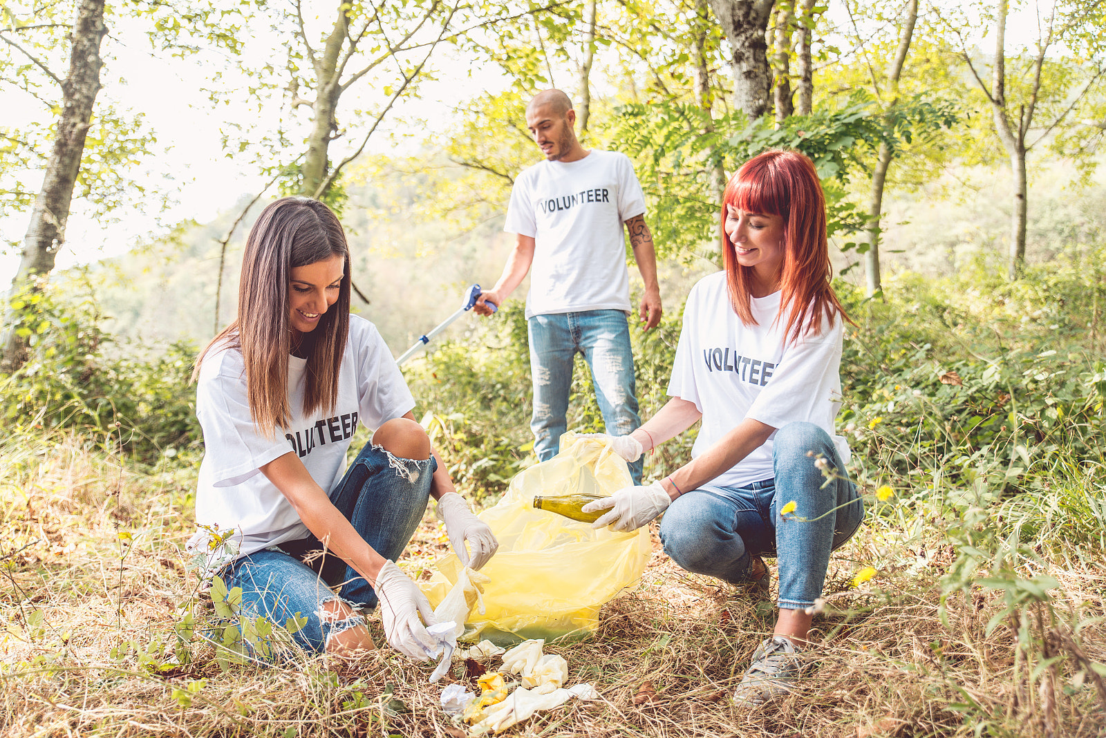 Nikon D610 sample photo. Volunteers cleaning garbage photography