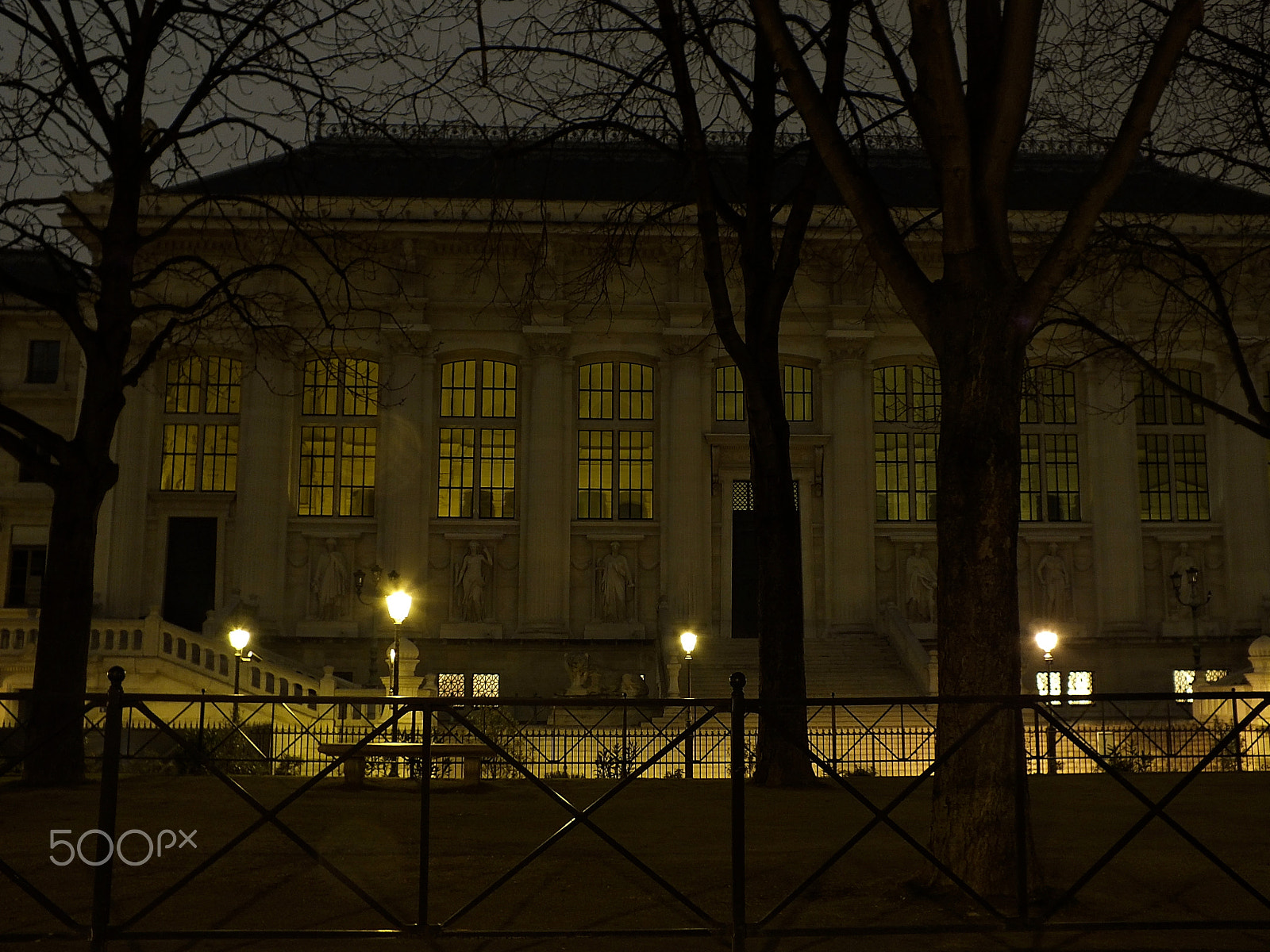 Fujifilm FinePix HS30EXR sample photo. Lights at the courthouse photography