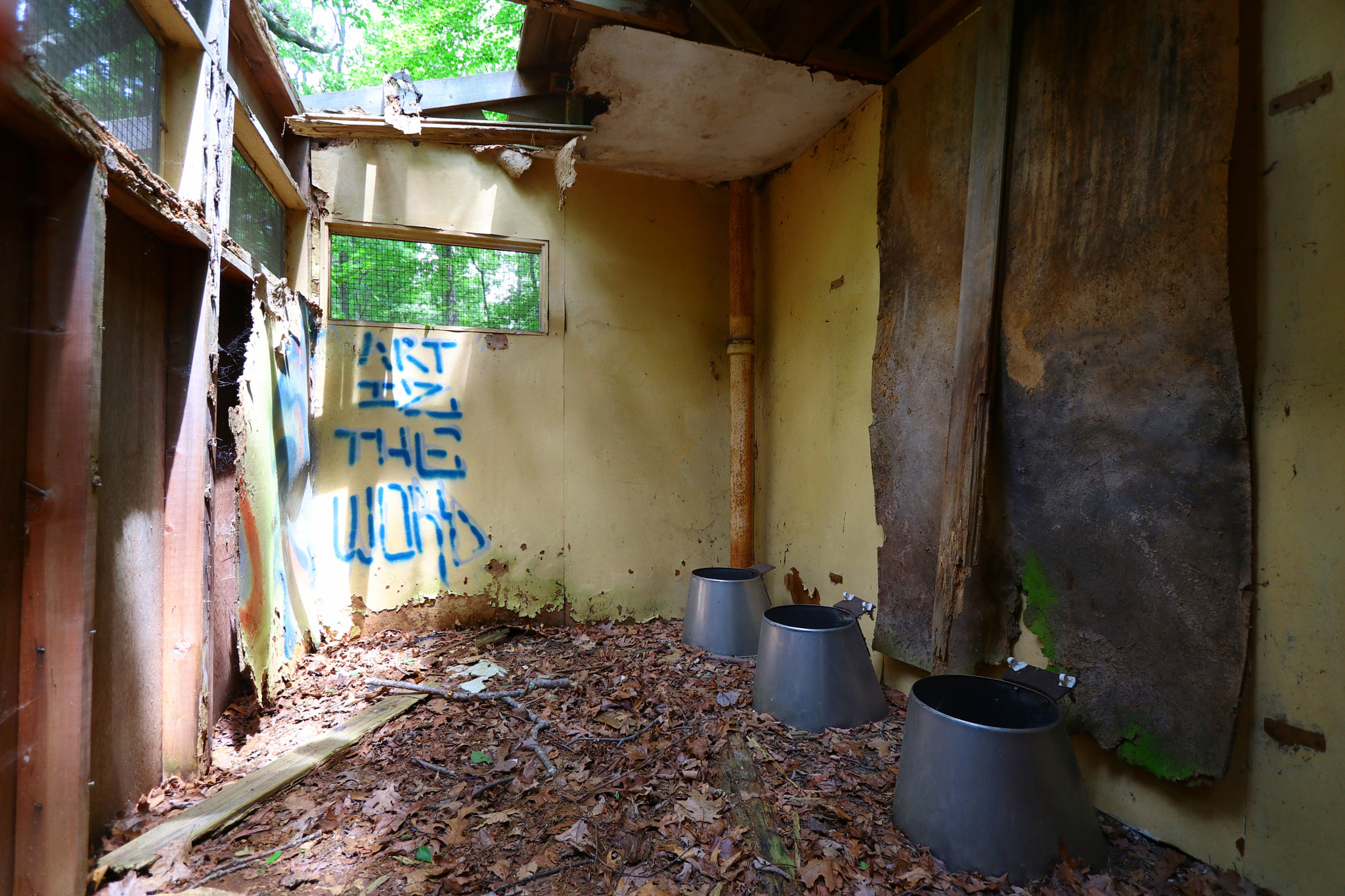 Canon EOS M5 + Canon EF-S 10-22mm F3.5-4.5 USM sample photo. Abandoned camp bathroom 3 photography