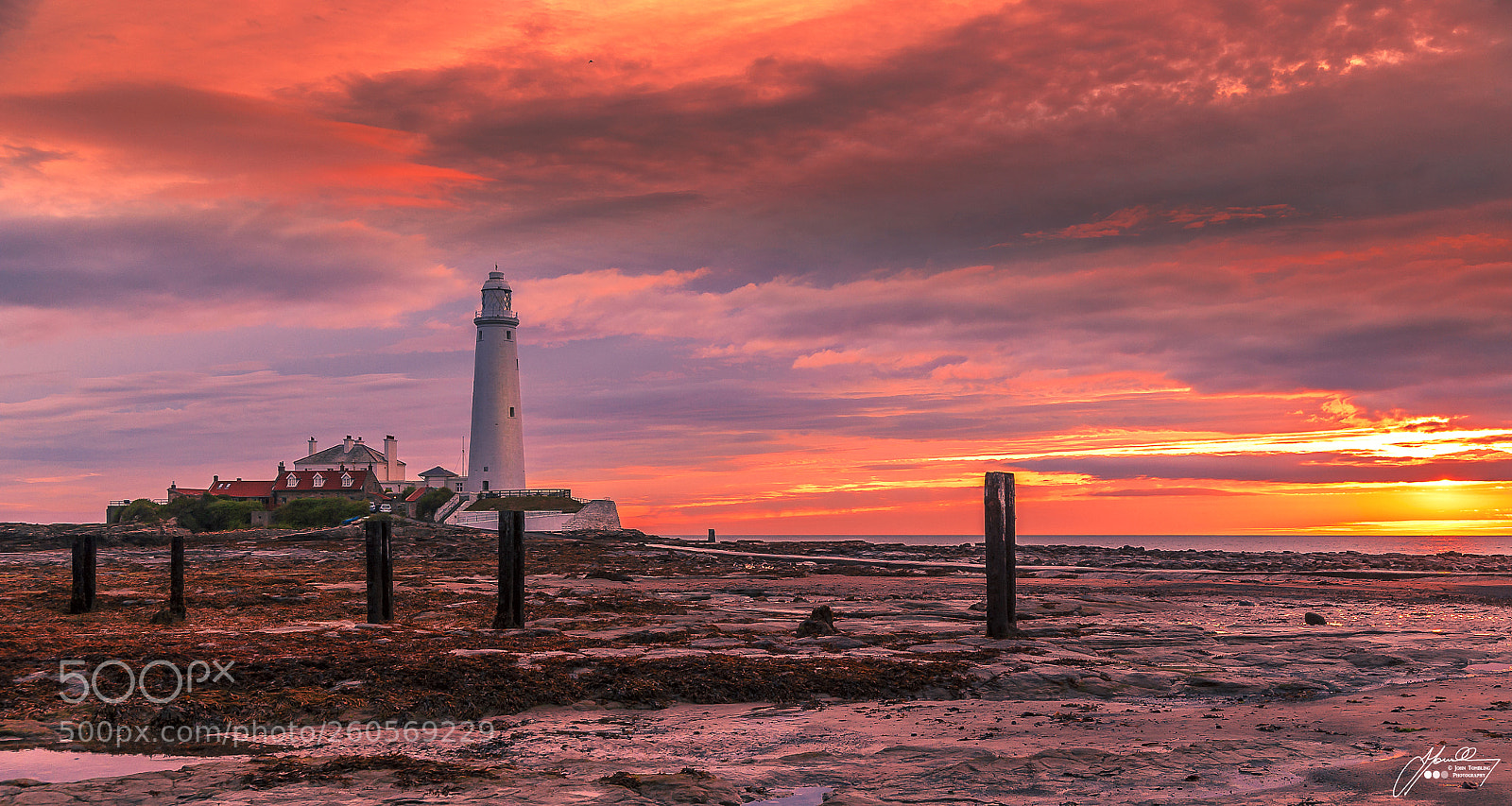 Nikon D700 sample photo. St mary's lighthouse photography