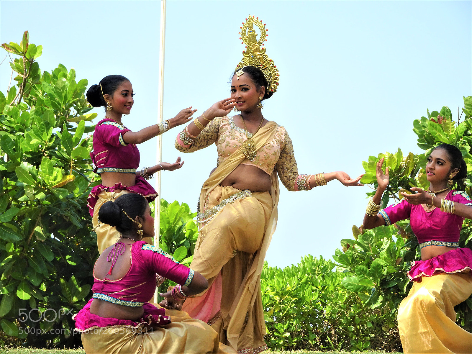 Sony Cyber-shot DSC-HX90V sample photo. Traditionally dancers sri lanka photography