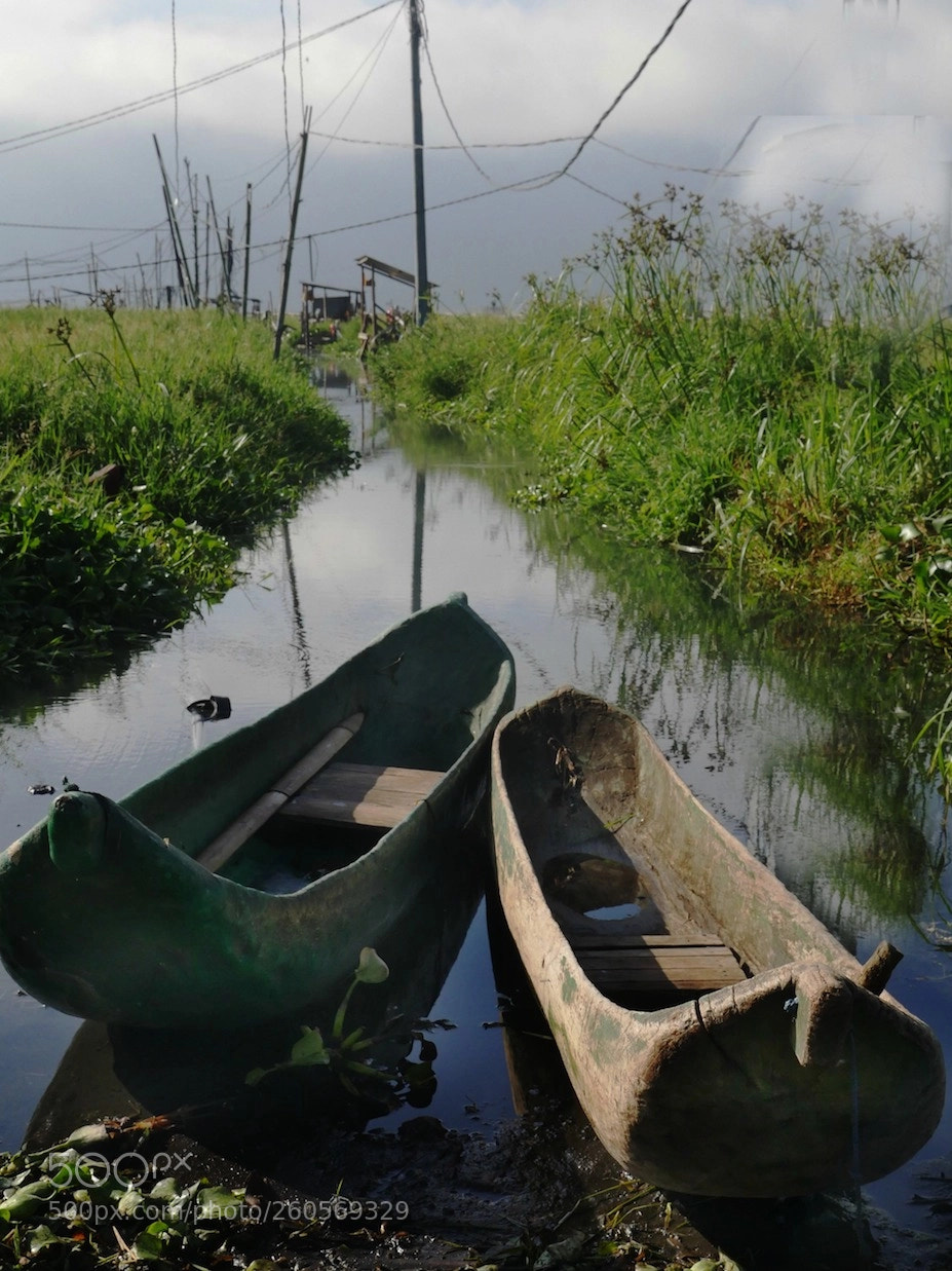 Panasonic Lumix DMC-GH4 sample photo. 2 x canoes. photography
