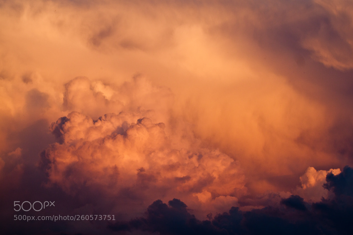 Canon EOS 500D (EOS Rebel T1i / EOS Kiss X3) sample photo. Cloud formation at sunset photography