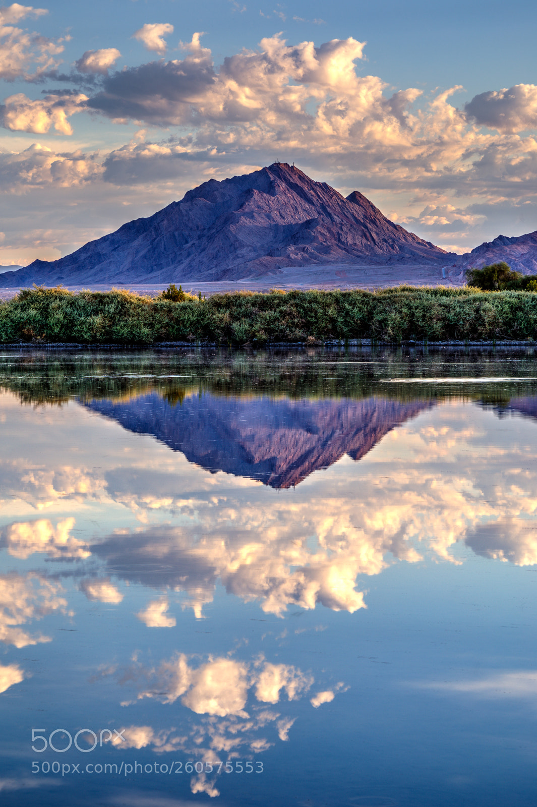 Canon EOS 5D Mark IV sample photo. Frenchman mountain morning reflection photography