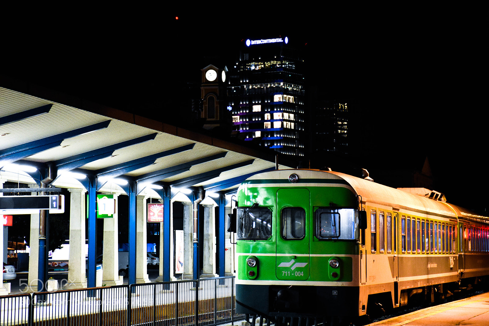 Nikon D7200 sample photo. A colourful night photography