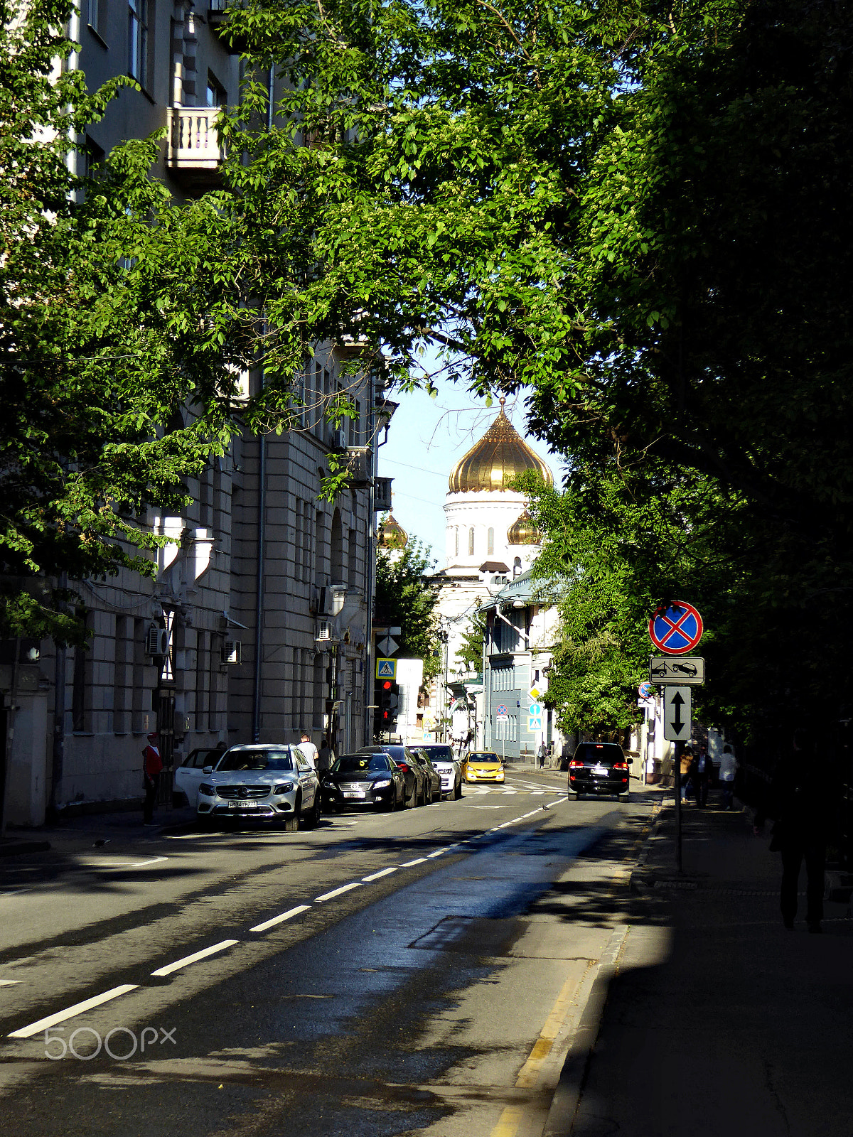 Panasonic Lumix DMC-ZS40 (Lumix DMC-TZ60) sample photo. Gagarinsky lane and the cathedral of christ photography