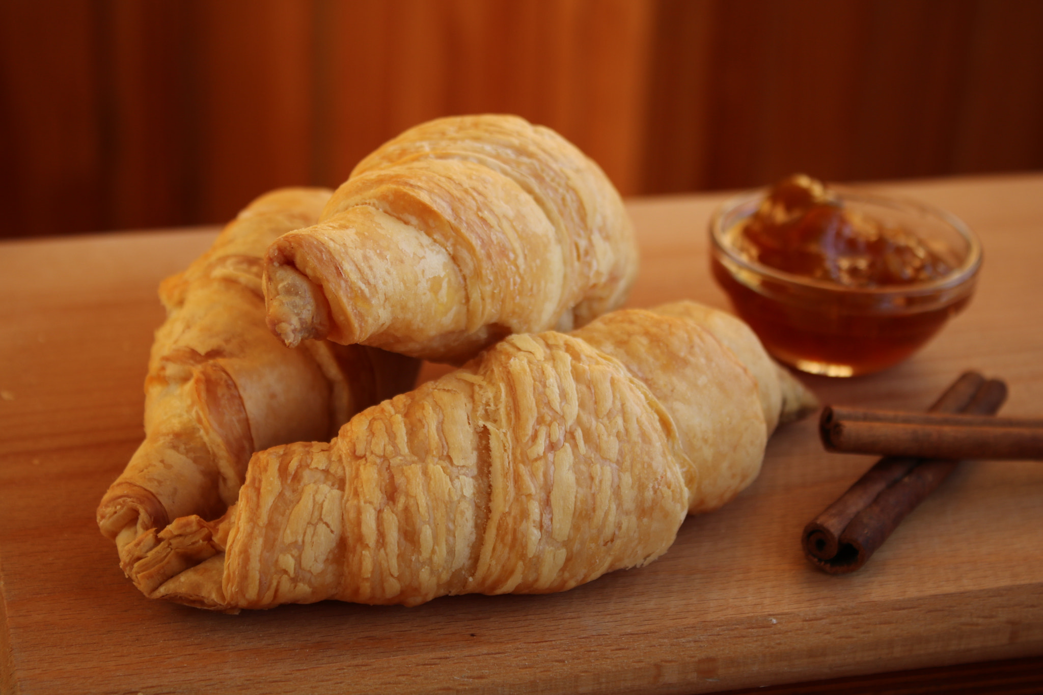 Canon EOS 750D (EOS Rebel T6i / EOS Kiss X8i) sample photo. Croissant photography
