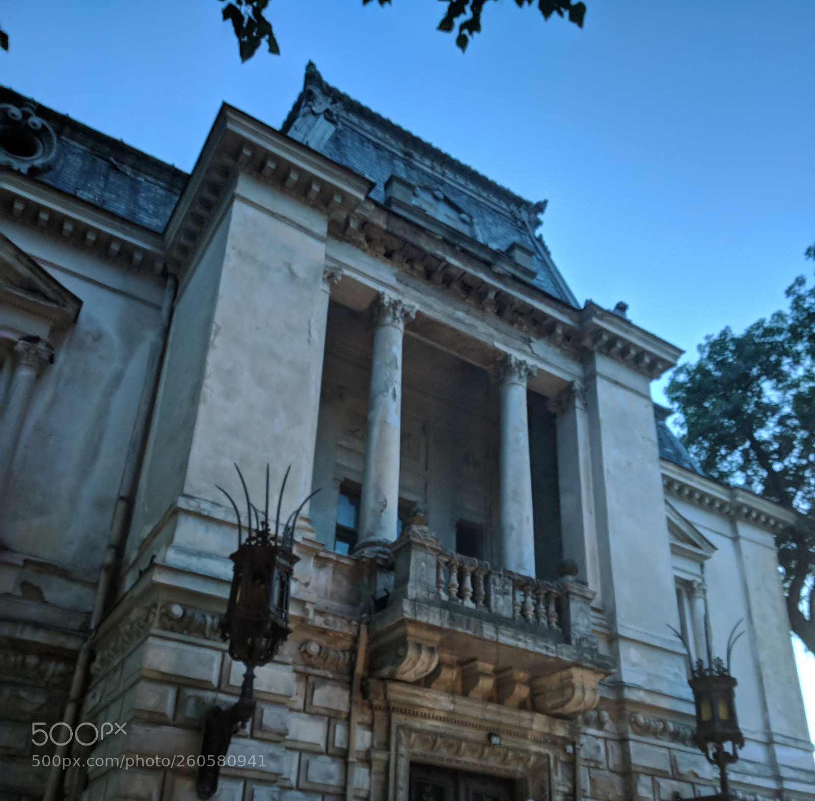 Xiaomi Mi A1 sample photo. Vampire's house photography