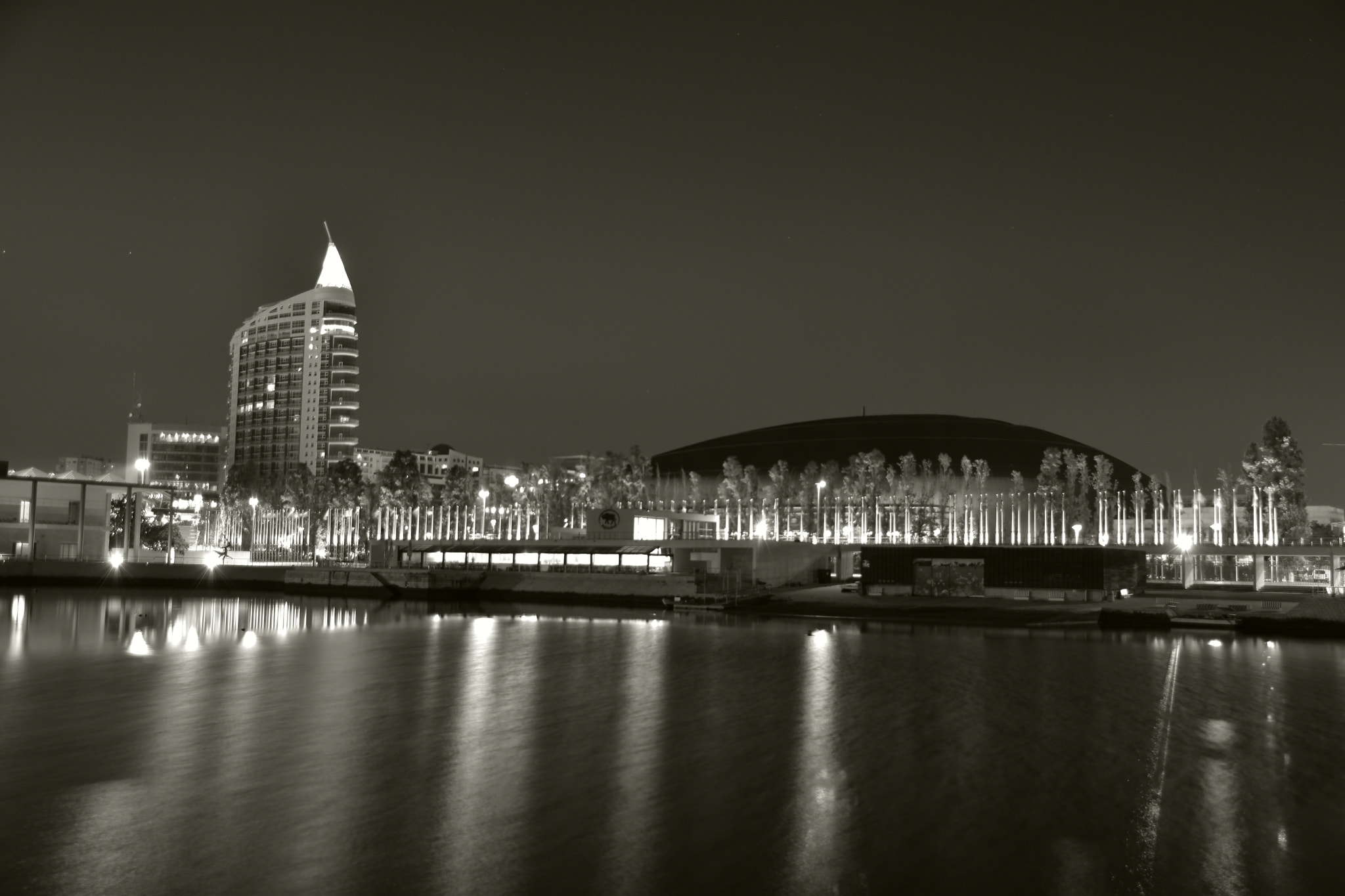 Nikon D5500 sample photo. Night in lisbon - b&w photography
